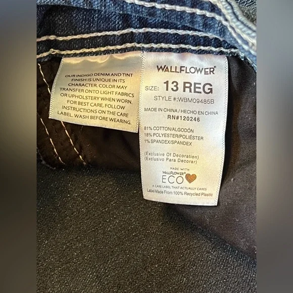 Wallflower Luscious Curvy Fit Women’s Medium Washed Boot Cut Jeans Size 13 Reg! - Picture 8 of 10